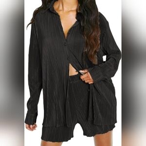 🪅 Black  pleated co-ord/matching flowy long sleeve blouse and short set